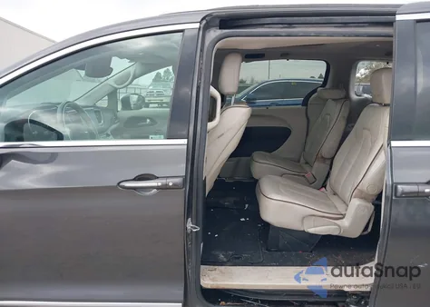 2017 Chrysler Pacifica Limited z USA, uszkodzony, nr VIN 2C4RC1GG0HR525939